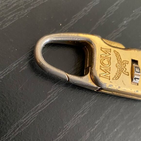 MCM Gold Tone Lock 000 - Picture 3 of 6